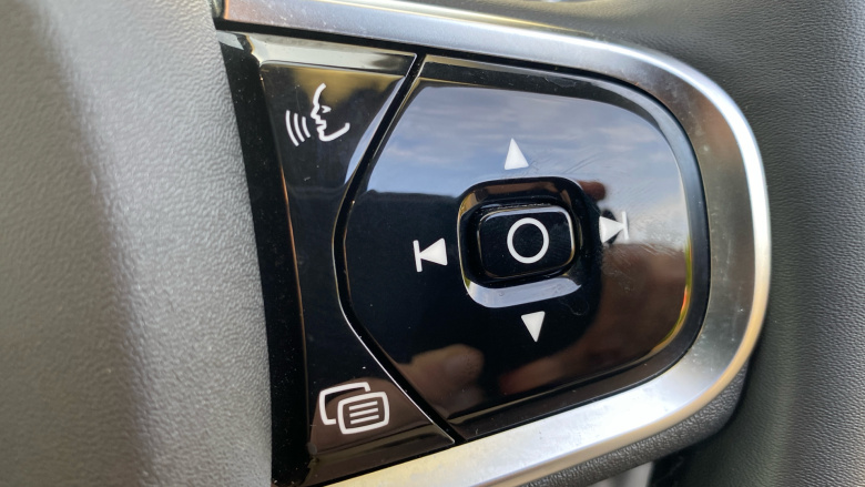 Volvo XC90 2.0 T8 PHEV Ultra Dark 5dr AWD Geartronic Estate